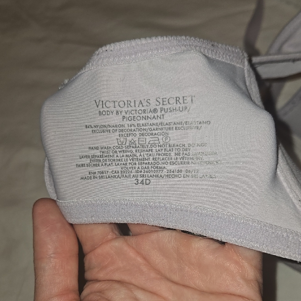 Victoria's Secret Lavander Push Up Bra SIZE 34D - Picture 2 of 8